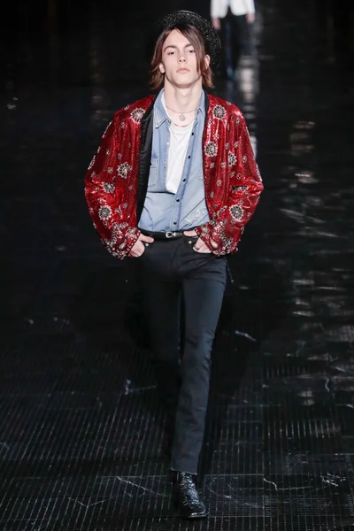 Look 39